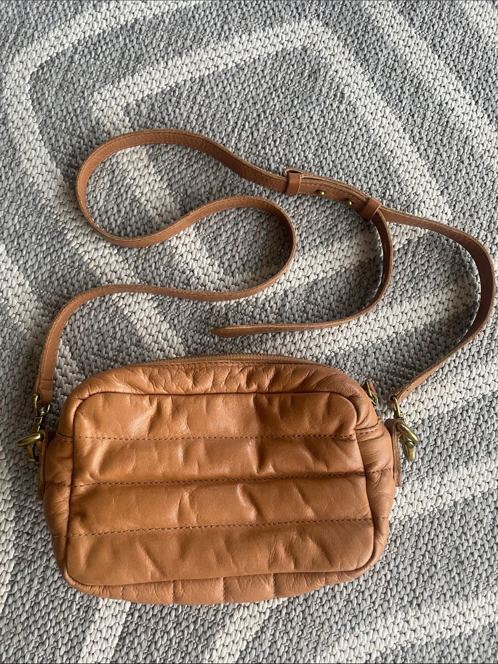 Madewell puff camera bag tan leather crossbody shoulder